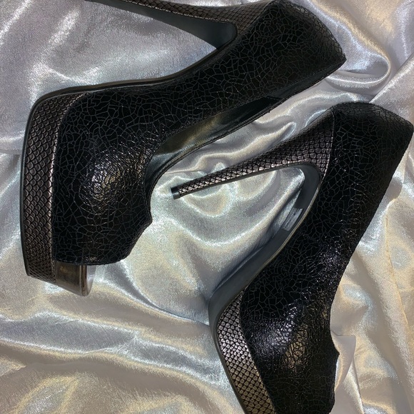 Heels - Picture 3 of 5